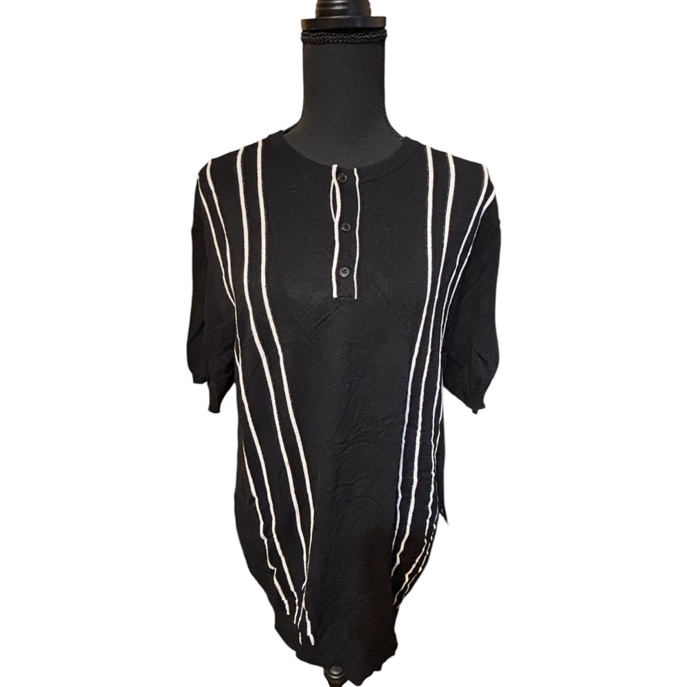 Karl Lagerfield Men’s Elegant Black And White Striped Button Down Shirt